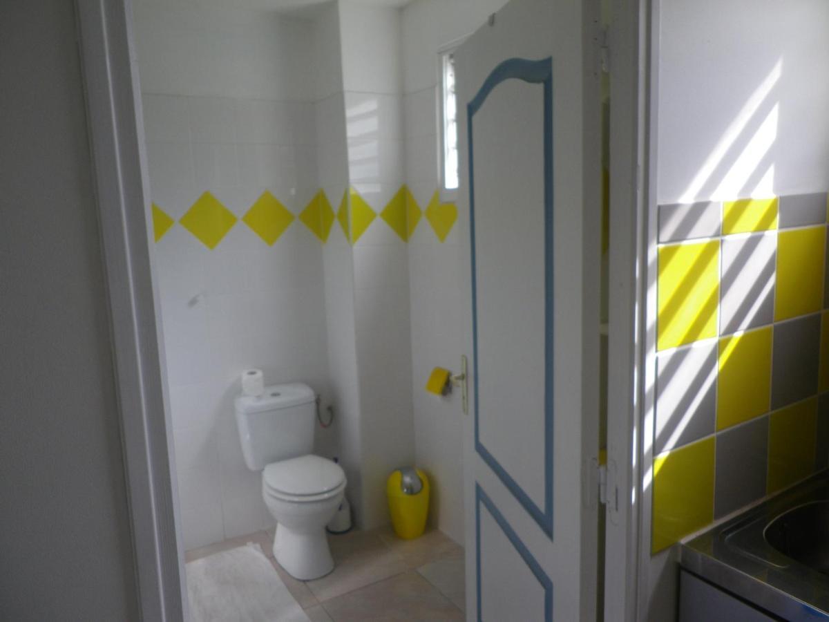 Appartement Immeuble Nebot à Grand-Bourg  Extérieur photo