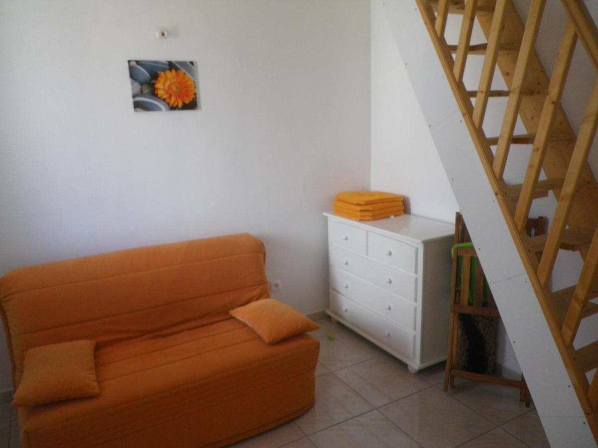 Appartement Immeuble Nebot à Grand-Bourg  Extérieur photo